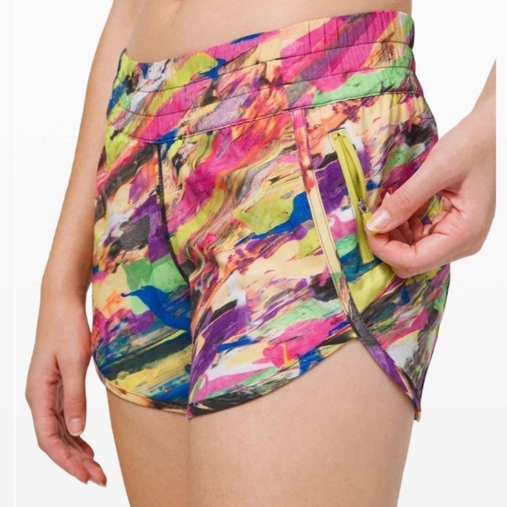 Lululemon Tracker Shorts - Catalyst Multi print